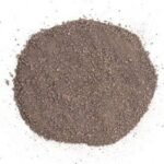 Urgesteinsmehl - Bodenhilfsstoff mit 51 % Kieselsäure, 6,2 % CaO, 7,2 % Eisen